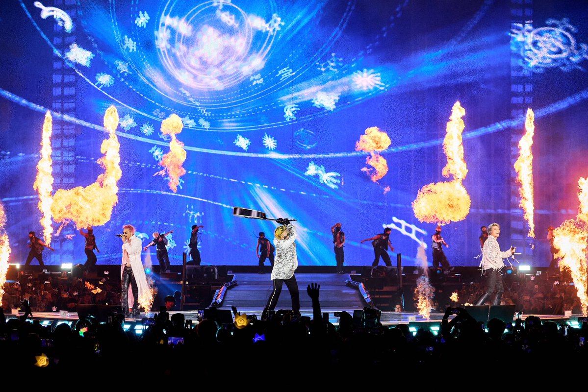Hello98_th's tweet photo. นับถอยหลังไม่ถึงเดือน! ราชมังฯ เดือด!! 7-8 พ.ย. นี้
BIGBANG พา V.I.P ทะยานสู่จักรวาล COSMOS คอนเสิร์ตฉลอง 20 ปี
🔗 https://t.co/IsFGaROZpE

#BIGBANG 
#COSMOS_WORLD_TOUR #COSMOS_WORLD_TOUR_IN_BANGKOK
#BIGBANG_IS_BACK #20thAnniversary 
#YG #AEGPresentsAsia #iMeThailand https://t.co/0sbtzJJcAz