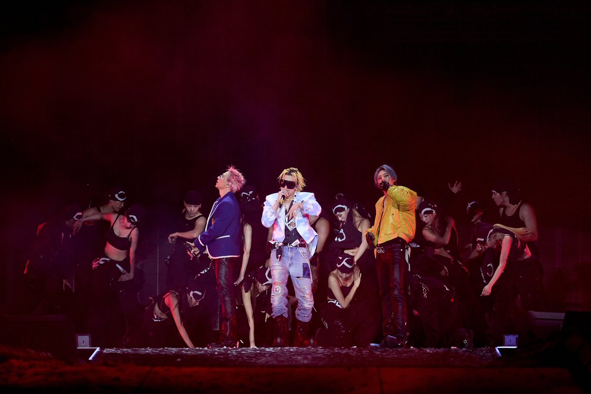 Hello98_th's tweet photo. นับถอยหลังไม่ถึงเดือน! ราชมังฯ เดือด!! 7-8 พ.ย. นี้
BIGBANG พา V.I.P ทะยานสู่จักรวาล COSMOS คอนเสิร์ตฉลอง 20 ปี
🔗 https://t.co/IsFGaROZpE

#BIGBANG 
#COSMOS_WORLD_TOUR #COSMOS_WORLD_TOUR_IN_BANGKOK
#BIGBANG_IS_BACK #20thAnniversary 
#YG #AEGPresentsAsia #iMeThailand https://t.co/0sbtzJJcAz