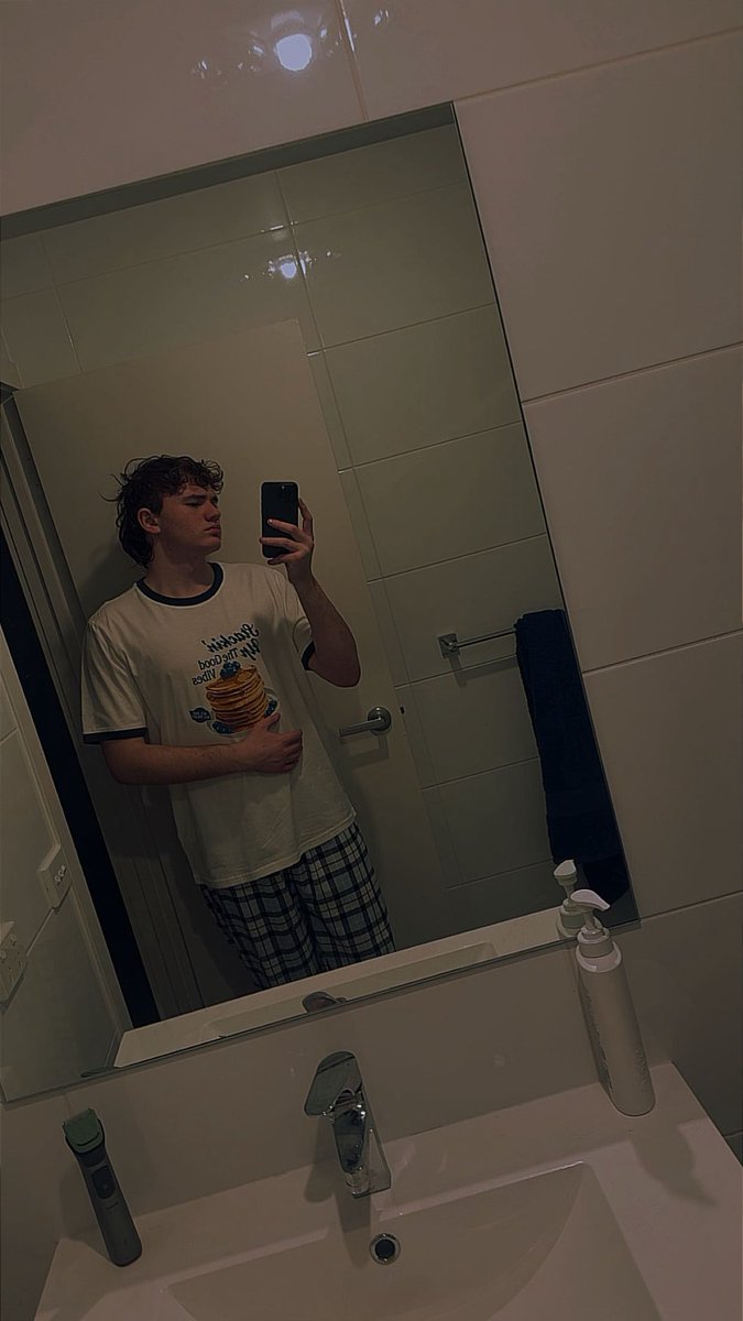 secretsofhunter's tweet photo. need a sugar daddy to look after me fr

#sugarbaby #sugardaddy #gaysugardaddies #gaysugardaddy #gaysugarbaby #gaytwitter #ilbab #pawb #gay #jock #twink https://t.co/6VHnFBU6ih