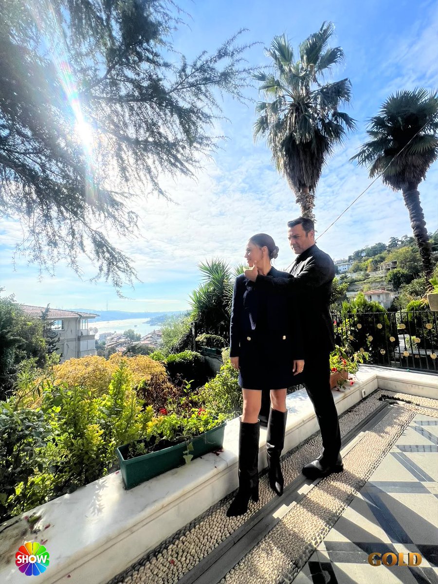 kizilcikshowtv's tweet photo. Günün en güzel fotoğrafları #KıvMer'den geldi. ❤️

#KızılcıkŞerbeti yeni bölümleriyle her Cuma 20.00'de @showtv'de.

@GoldYapim https://t.co/X80r66QzBY