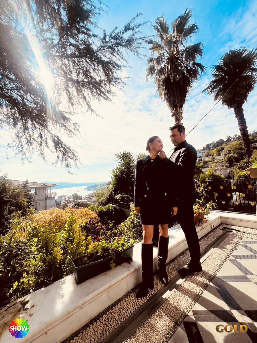 kizilcikshowtv's tweet photo. Günün en güzel fotoğrafları #KıvMer'den geldi. ❤️

#KızılcıkŞerbeti yeni bölümleriyle her Cuma 20.00'de @showtv'de.

@GoldYapim https://t.co/X80r66QzBY