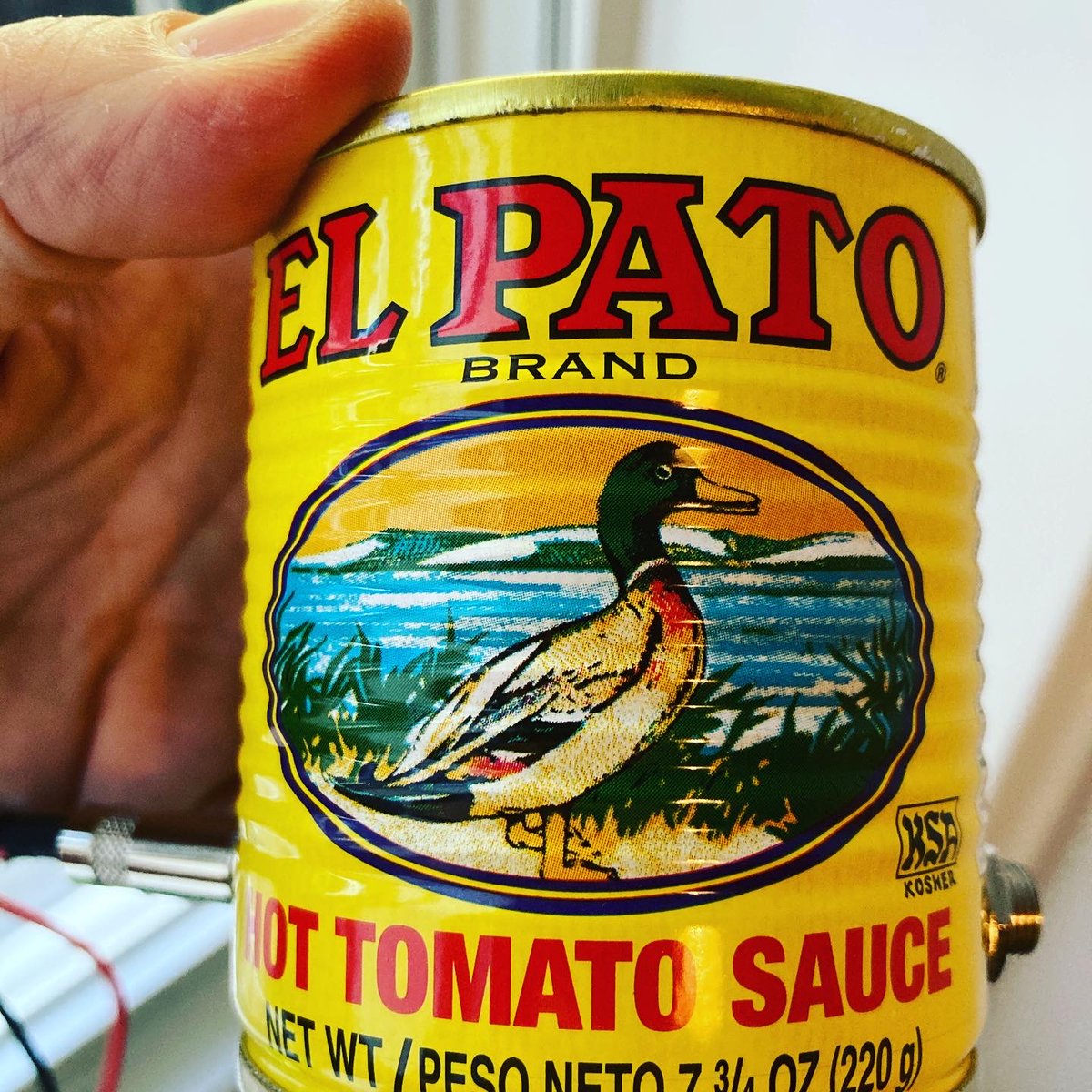 GuitarGabpod's tweet photo. 🔧🎸 WHAT'S ON BIGSBY'S BENCH? 🤘

Ummm… is that a can of El Pato HOT TOMATO SAUCE?! 🌶️🦆

When Bigsby Shims hits the workshop, you never know what he's going to come up with! This homemade gear creation is just a taste of what's coming in EPISODE 014 — MONSTER MODS: Small Price Tag. Killer Tone.

💀🔥 NEW EPISODE DROPS LATER TODAY!

Keep your eyes peeled, gear freaks. This one's gonna be fun!

#GuitarGab #WhatsOnBigsbysBench #MonsterMods #DIYGuitarGear #GuitarMods #GuitarPedals