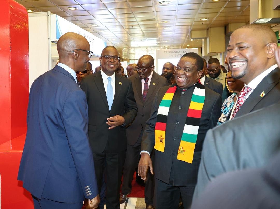 ZimTradeAlerts's tweet photo. His Excellency, President Dr. E. D. Mnangagwa @edmnangagwa officially opened the 19th COMESA Business Forum & Exhibition, calling for the removal of tariff & non-tariff barriers to accelerate intra-regional trade. Greater market access across COMESA presents opportunities for Zimbabwean businesses to expand exports, diversify markets, strengthen regional value chains & drive inclusive growth.