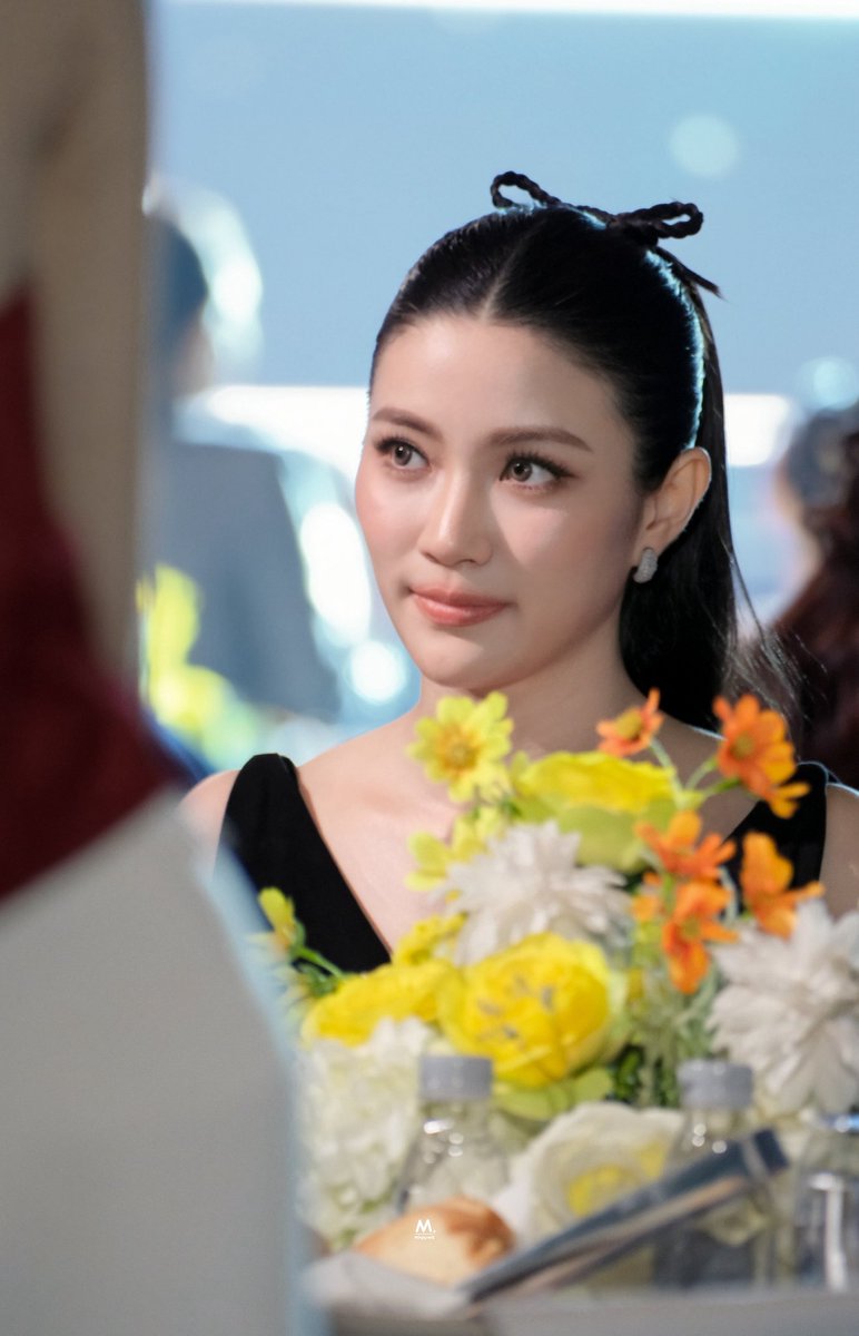 mkpywd's tweet photo. ดอกไม้ยังสวยไม่เท่า 💐🌸

GINNY AT HOWE AWARDS
#HOWEAWARDS2026xGinny
#ginnynatnicha https://t.co/4yKGOKGPm3