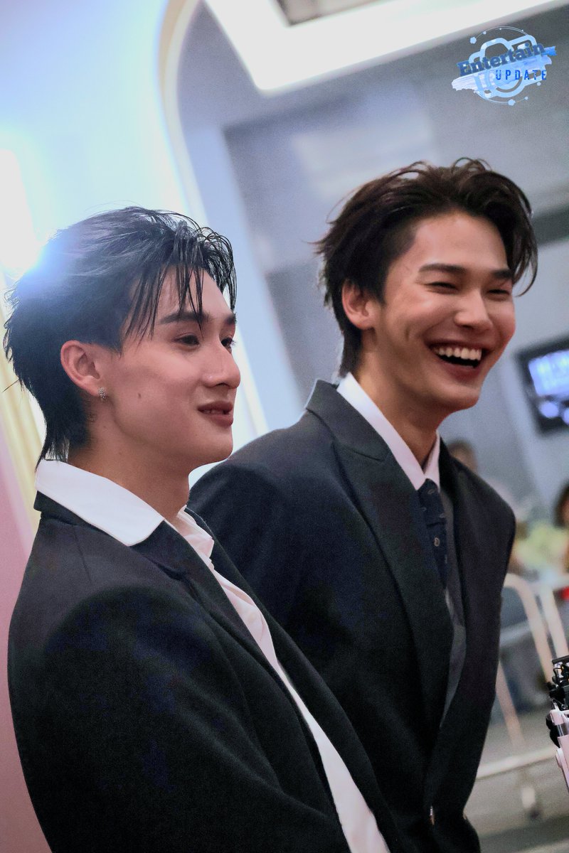 Entup2date's tweet photo. ช่วงสัมภาษณ์ 'ดิว-ธี' คู่มิตรภาพ (กี่โมง?)

DEWTEE SHINES AT HOWE

#dew_jsu #tee_vtp
#dewtee #ดิวธี
#HOWEAWARDS2026
#HOWEMAGAZINE https://t.co/cLvPWVwlWd