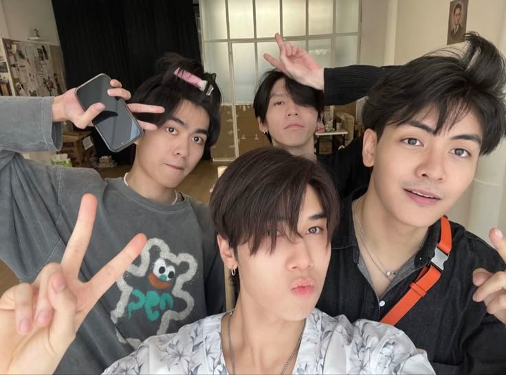 arnoo_lee's tweet photo. Please come back, we’re begging you!  The fans can’t live without you! We miss you so much!
#wewantanswerGMM
#bringbackaouboomjoongdunk
#bringbackaouboomjoongdunk https://t.co/vuXiE5rB0G