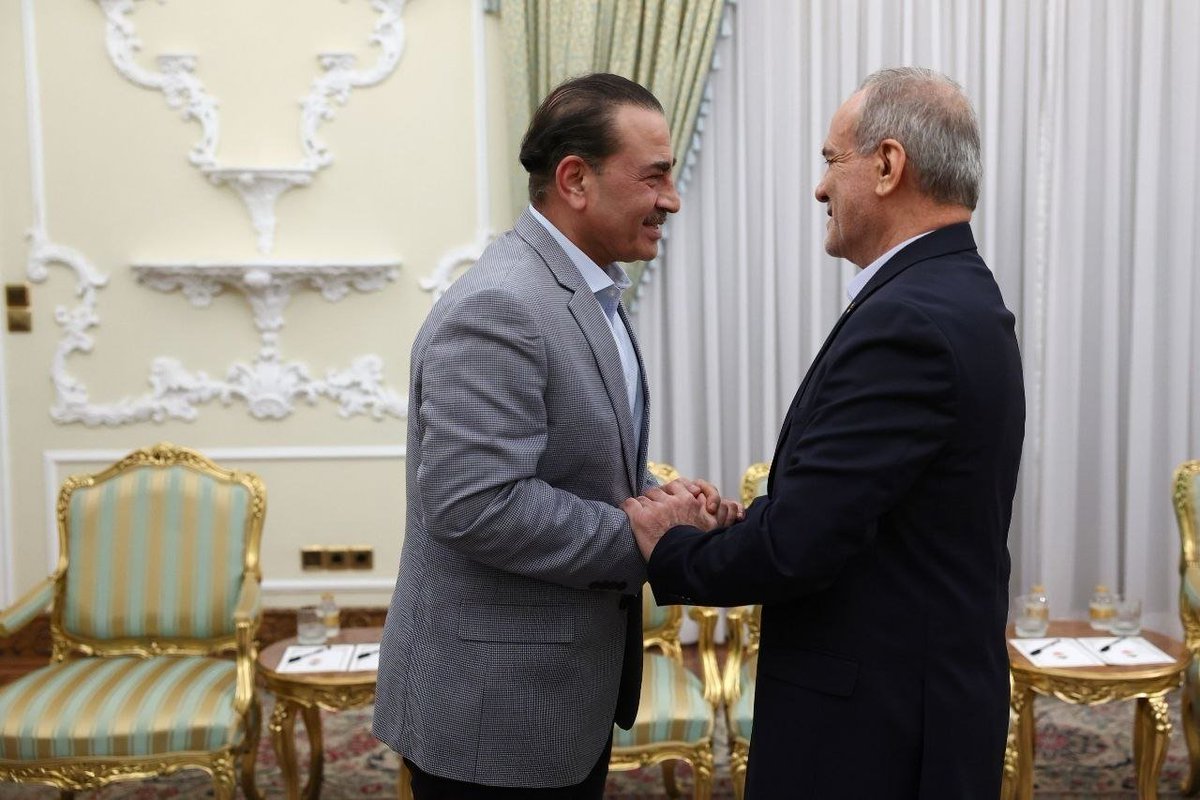 TehranTimes79's tweet photo. Pakistan’s Army Chief and Interior Minister met with President @drpezeshkian. https://t.co/MI9yaEkdnw