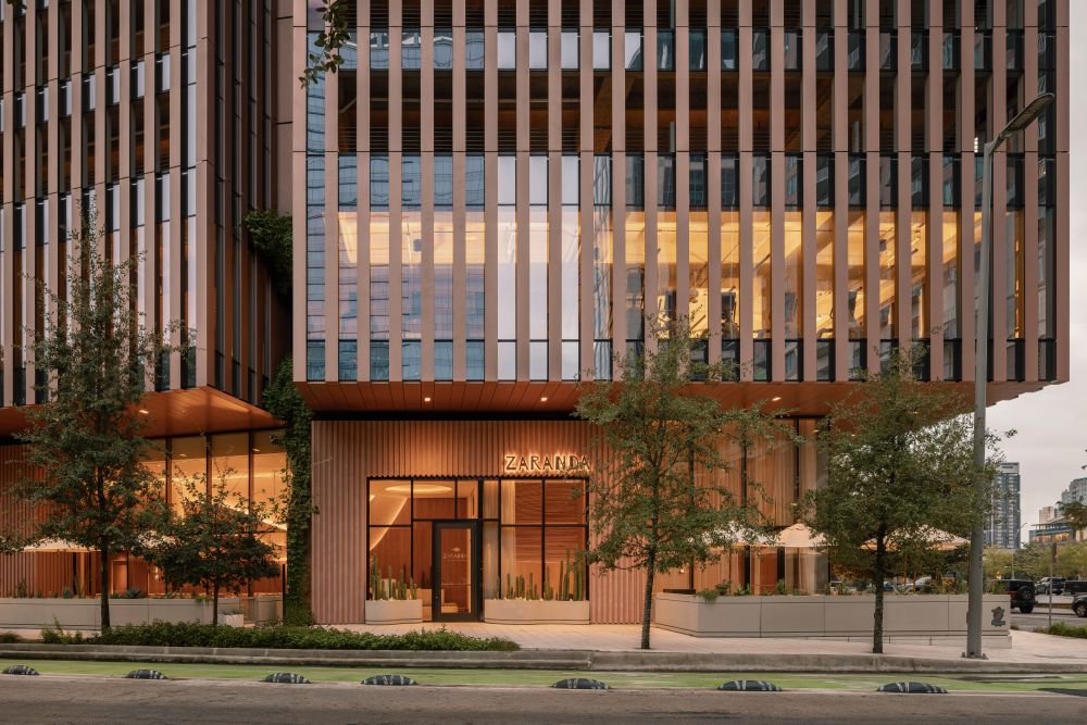 HoustonFirst's tweet photo. By pairing premier dining experiences with hospitality-driven amenities, developers are helping create more vibrant and engaging urban districts.

Read more: https://t.co/kfYuz20uGk https://t.co/P01ULbdHTd