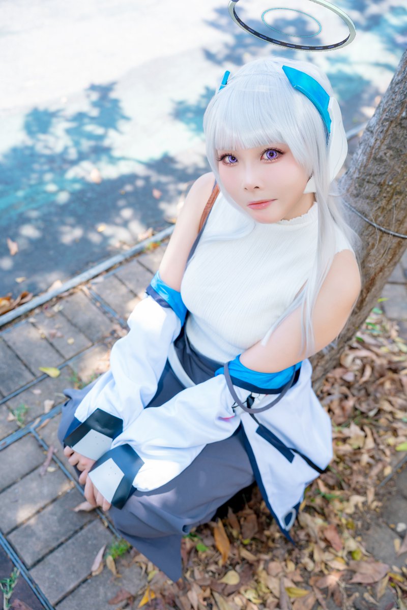 maoulvHero's tweet photo. Sensei...I thought you will buy me Mint Chocolate ice-cream....but you brought me the strawberry one........😕

Noa #BlueArchiveCosplay https://t.co/EzNeAsBBYh