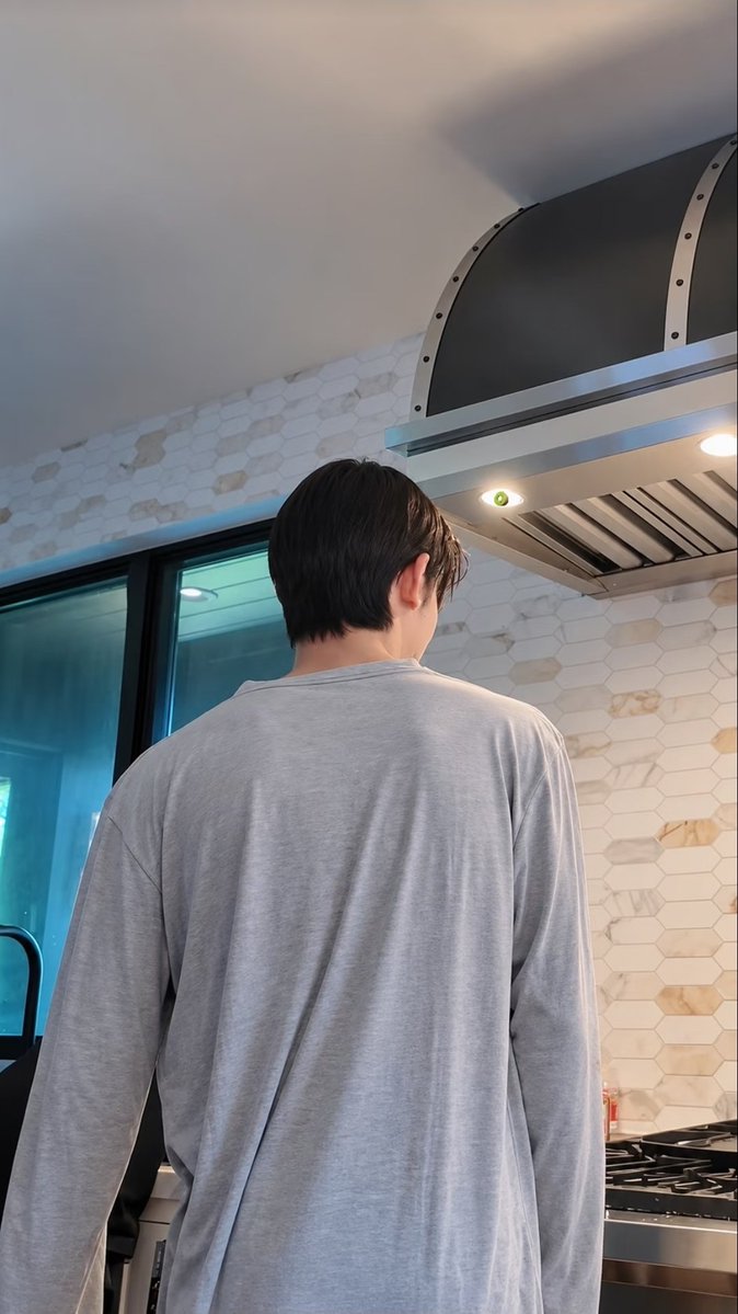 seanvrs's tweet photo. #seonghyeon pretty boy <3 https://t.co/PXuuD6AzoS