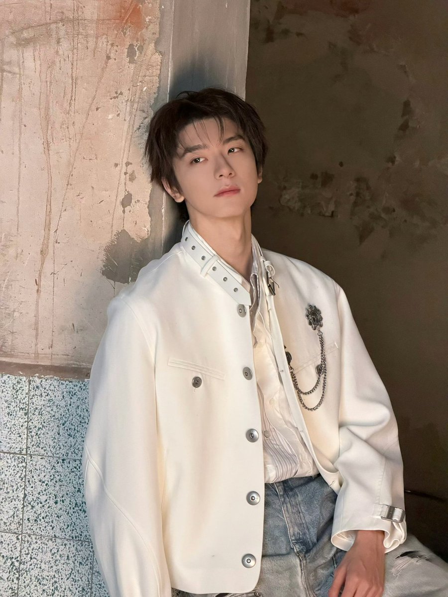 ifweiyi's tweet photo. 261020 린이 자습실 웨이보
#林一 #린이 #linyi https://t.co/71go2ZXQDg