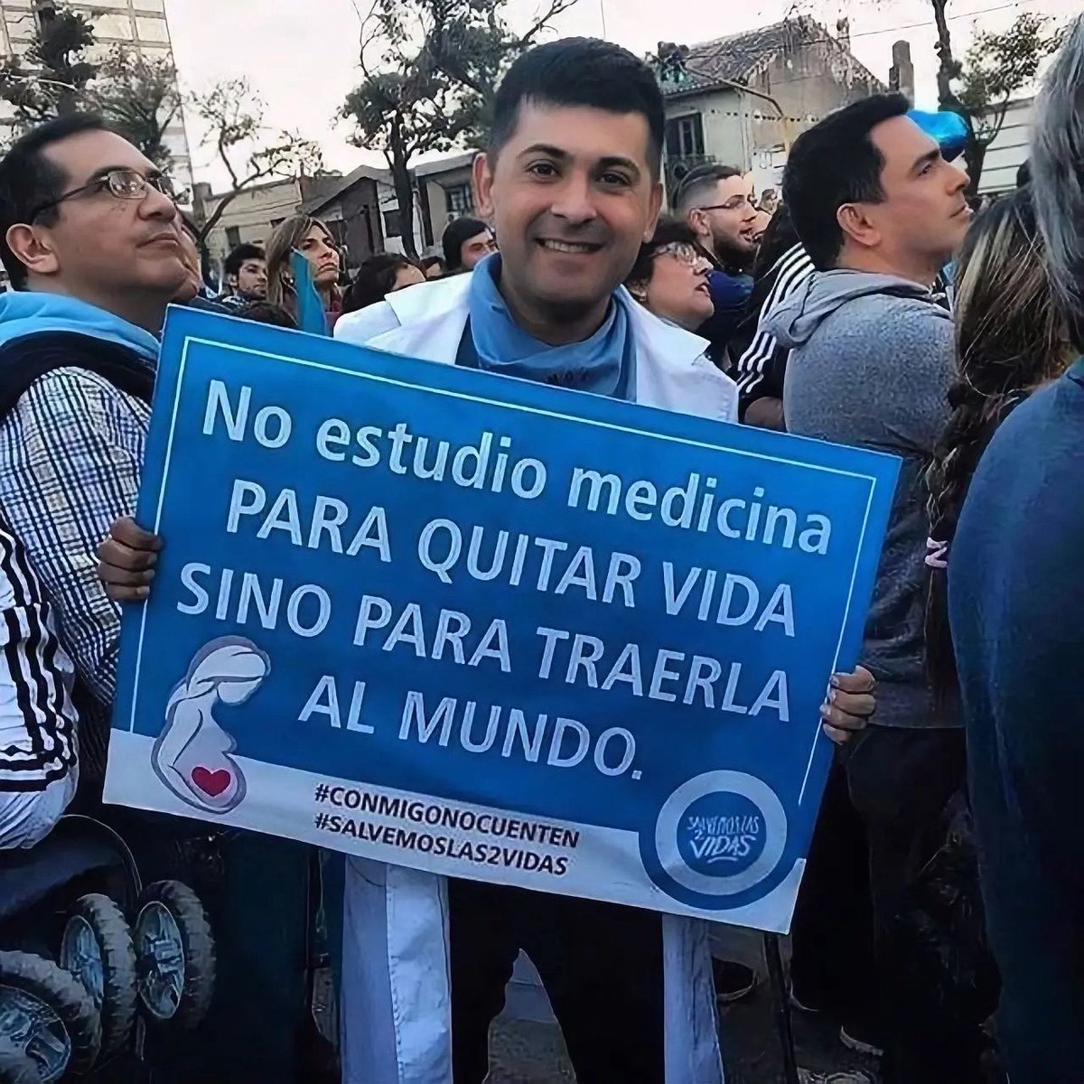 RocioInfantesb's tweet photo. Necesitamos más médicos con esta mentalidad.👏 https://t.co/ieNREWuGLo