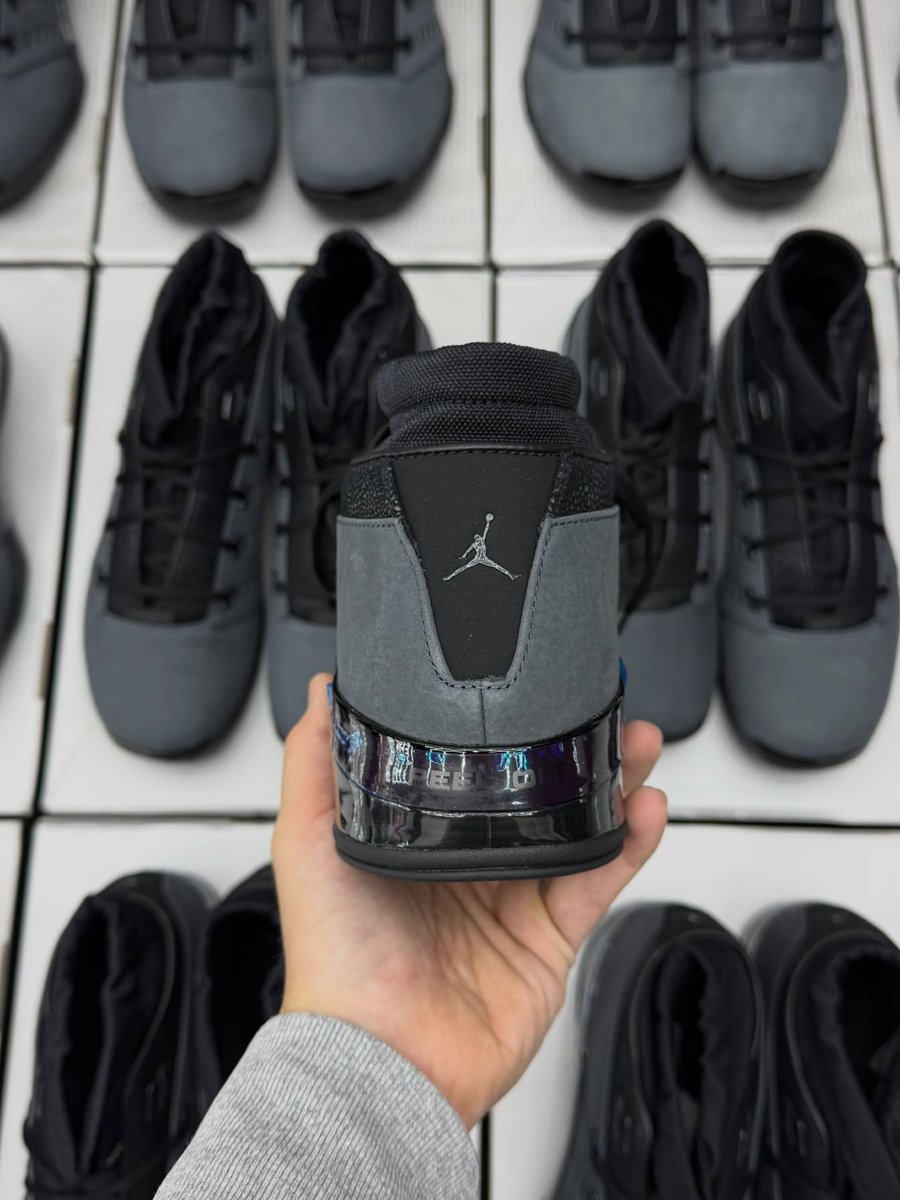 insanesneaker's tweet photo. UNBOXING: Air Jordan 17 Low ‘Black Pack’ 🥷

• November 7th
• $245 https://t.co/pGgHSLf2VM