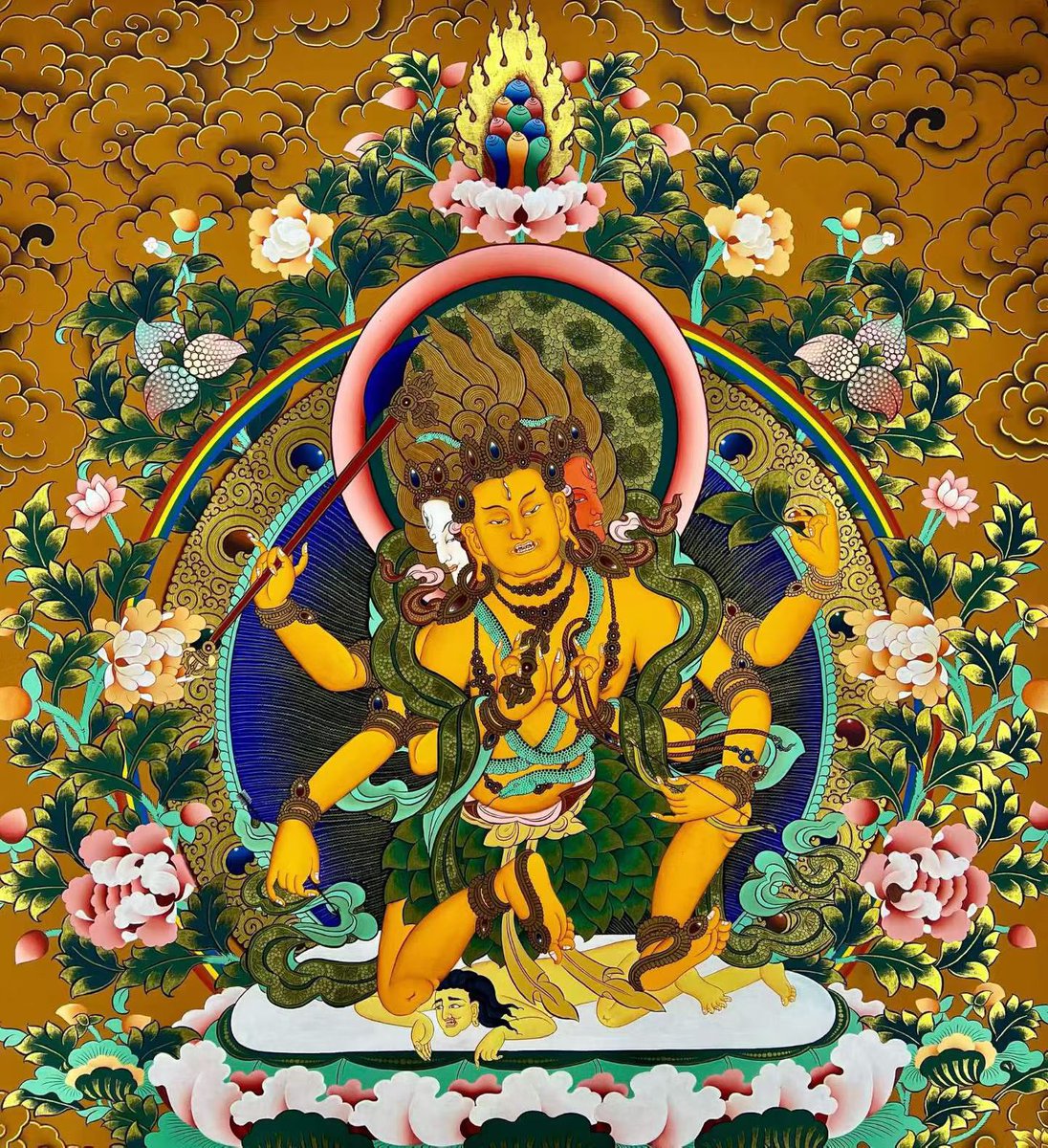 TonyHe8888's tweet photo. 葉衣佛母精品手繪唐卡，畫80×60cm，全程如法繪制，嚴格遵循傳統造像量度，法度純正規整。葉衣佛母為專屬護佑安康的殊勝本尊，畫師甄選天然礦物顏料，搭配純金精工勾線，畫面色調溫潤雅致，佛母法相莊嚴柔和、氣韻清淨。懸掛佛堂、客廳皆適配，兼具絕佳觀賞質感與收藏價值，誠心供奉，祈闔家遠離疾患。 https://t.co/Wp7pHeXAmF