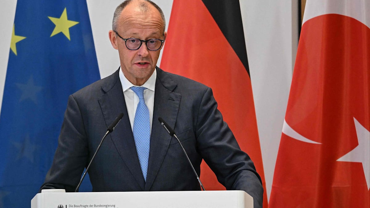 welt's tweet photo. „Angst vor dem Fremden ist Gift jeder freiheitlichen Gesellschaft“, mahnt Merz https://t.co/sJHhk8XGou https://t.co/zxxkAJ2CyJ