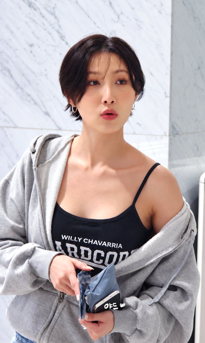 zkzkzkzkzkfm's tweet photo. 😗😗😗 https://t.co/uKWhj6j10s