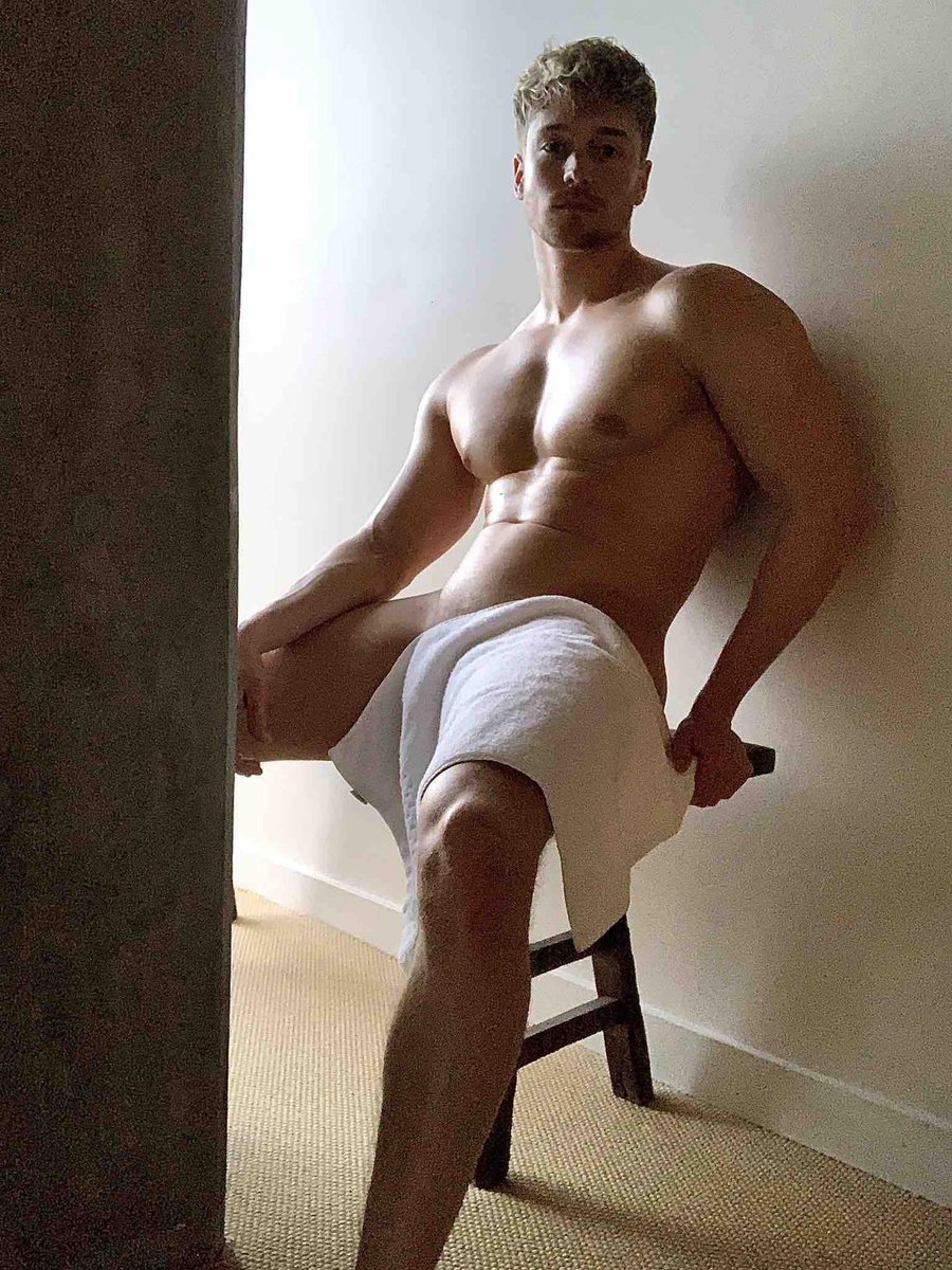 notdancingpool's tweet photo. ⠀ 
#TittyTuesday ッ https://t.co/f1ku7TscLE