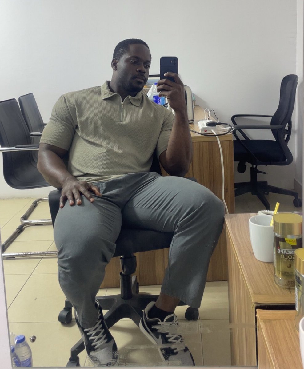 NwoyePedro's tweet photo. Not everyday gym pics! 👀 

Last Friday’s and Today’s Office fits 🫶🏿 https://t.co/XOovryyktN