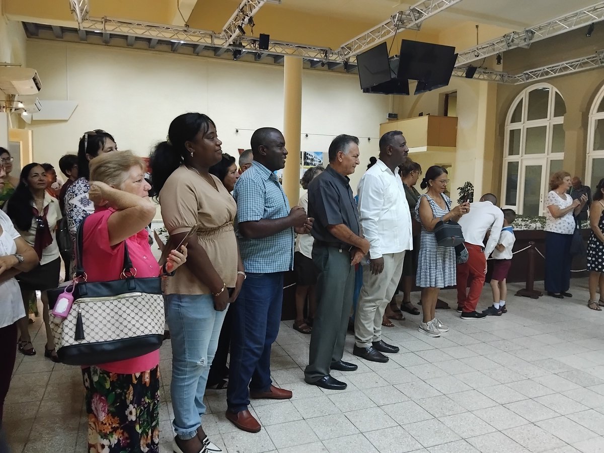 YaimyrB's tweet photo. El Centro de Interpretación de la Ciudad (la Maqueta) de #Camagüey , arriba hoy a su aniversario 20, regalando conocimientos y haciendo de la Cultura un regalo cada día. Gracias a su Colectivo y a la Oficina del Historiador por tanta entrega para su pueblo. #CubaEsCultura. https://t.co/xzqEXJ6E7u