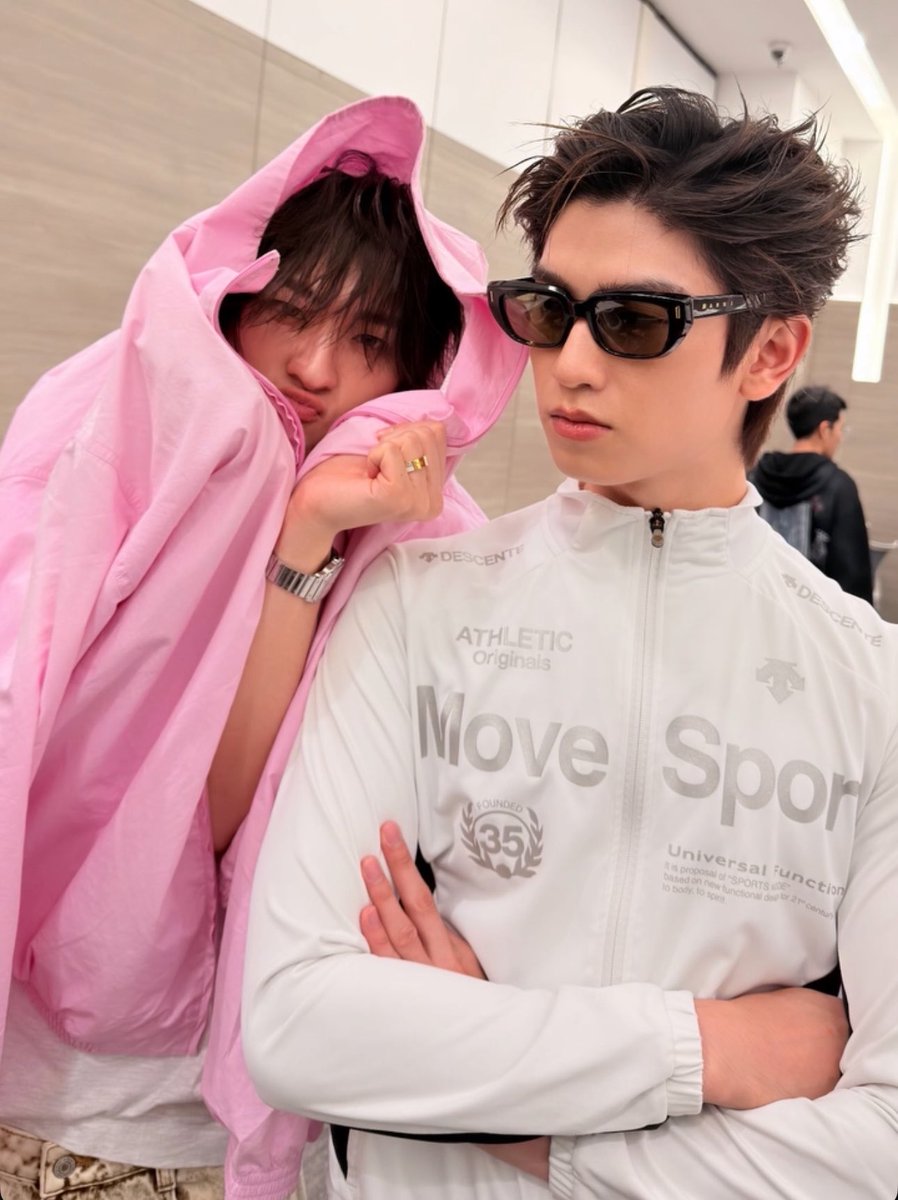 ppteddybear's tweet photo. ป๊าด พ่อหนุ่มแอลเอ f1 กับยัยหมุอุ๊ดชมพู แหวนกระแทกตาเหลือเกิร

THOMASKONG AT HOWE26 
#HOWEAWARDS2026xDMD
#thomaskong #โทมัสก้อง ♡ https://t.co/ygNpDgVy0w