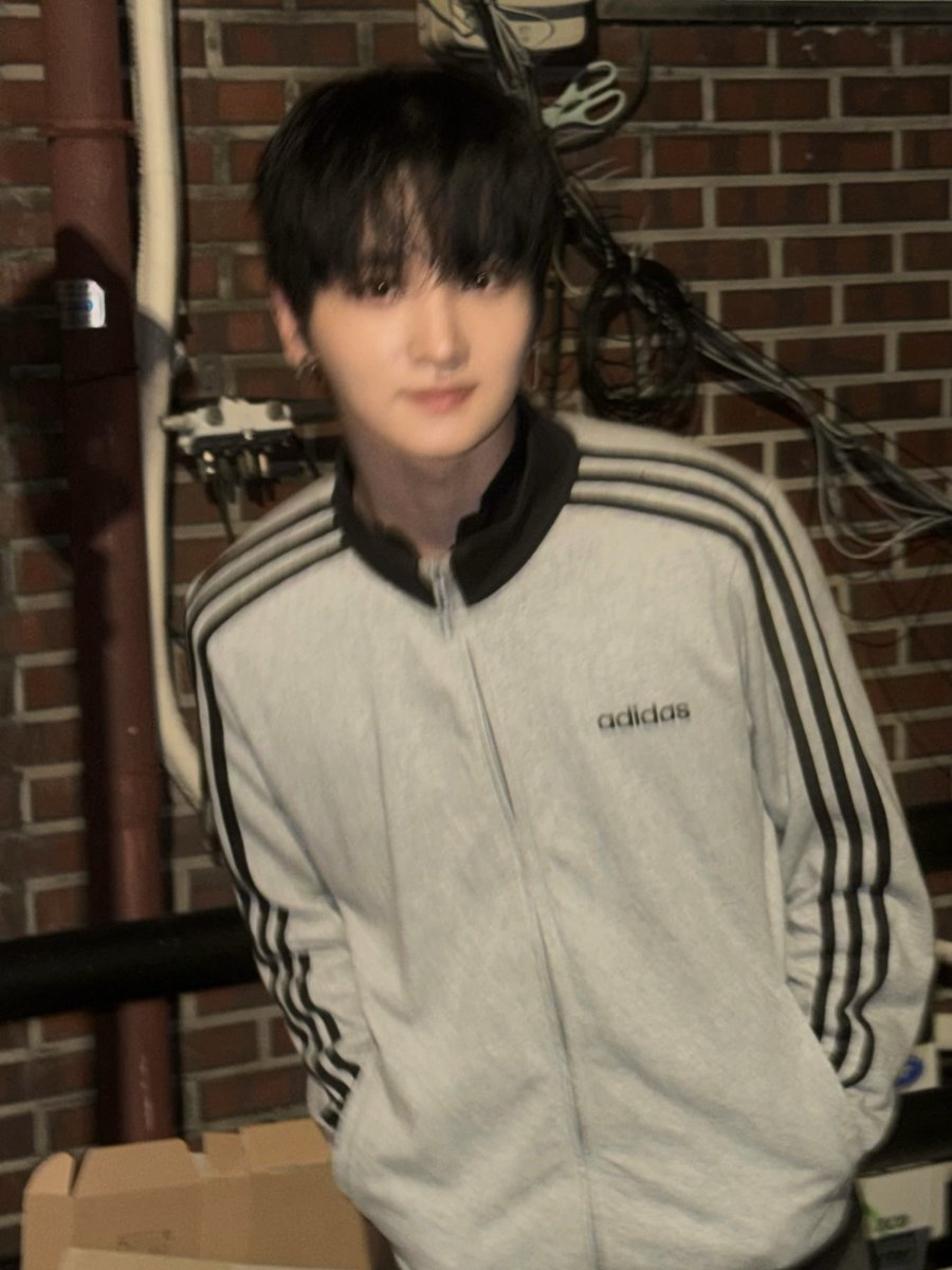 NTX_OFFICIAL_'s tweet photo. 😗♪

#EUNHO #은호
#NTX #엔티엑스 https://t.co/nsjNTZlXVZ