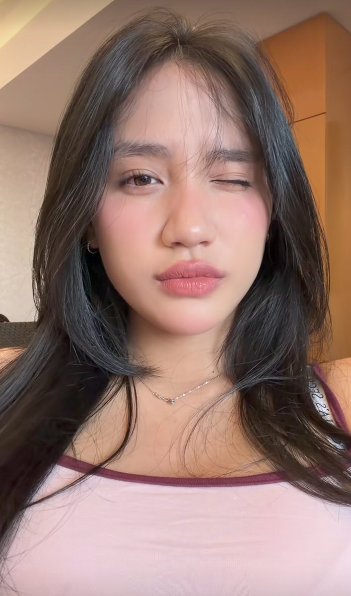 partofnclscnd1's tweet photo. Lepasin difoto aku https://t.co/wvqBdccmo3