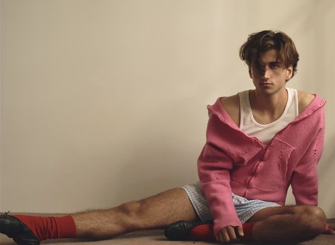 lee_7928's tweet photo. Sebastian Croft is a beautiful human being check out his music including his gorgeous new single Pretty People
🎶✨💖
#bashcroft #sebastiancroft #prettypeople #newmusic #celebritytraitors
https://t.co/ZdgG8hcFrO https://t.co/woeP0qUdiJ