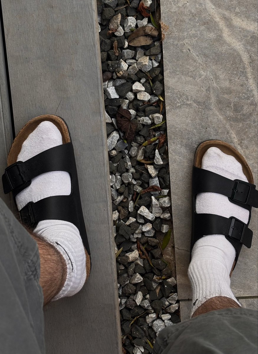 _jackkd1's tweet photo. Birkenstocks and socks season https://t.co/5a2ibQNUbD