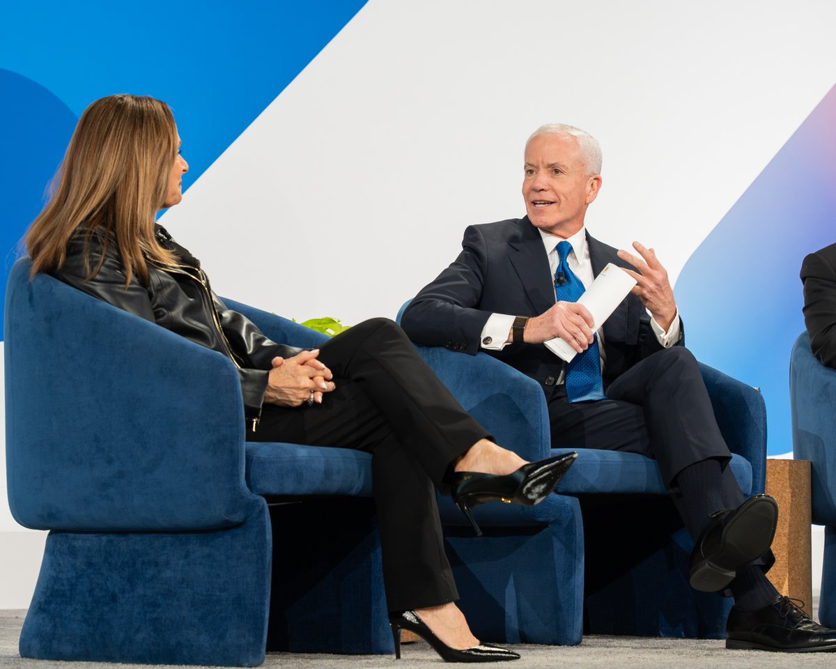 USGSA's tweet photo. GSA is ushering in the FUTURE of government service and the citizen experience.

@USGSA_Ed joined the Google Public Sector Summit to discuss https://t.co/rKwVt82V85, Project 410, and the new emerging tech GSA is using to improve how government works for the American people. 🇺🇸 https://t.co/H04GOzqcq5