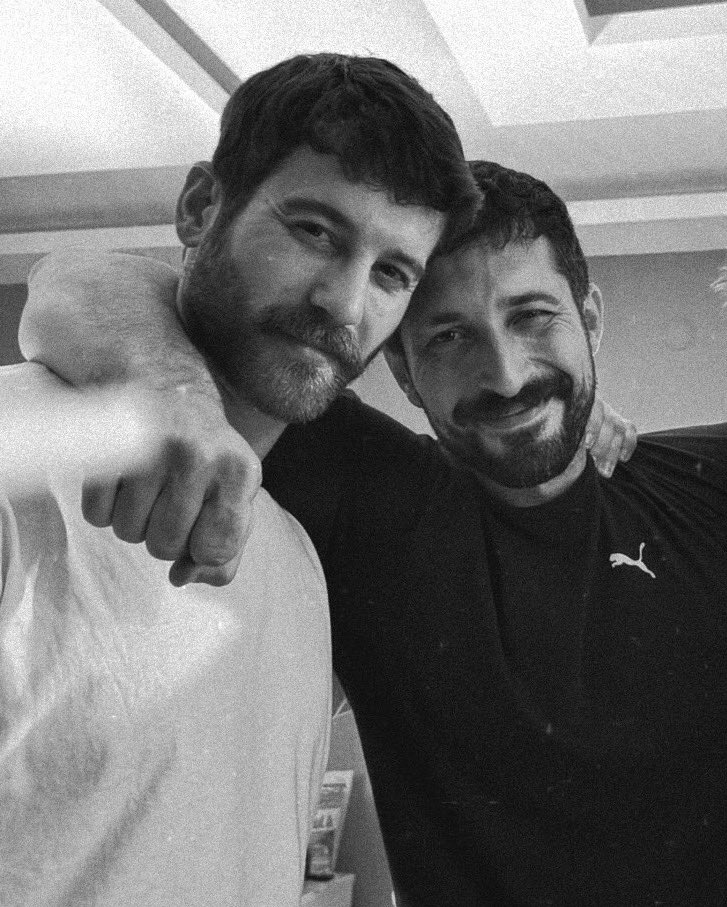 alexthgreatest's tweet photo. now ta jurada aqui em casa pra sempre por tirar esse duo de gostosos de mim https://t.co/XvMtazxyUg