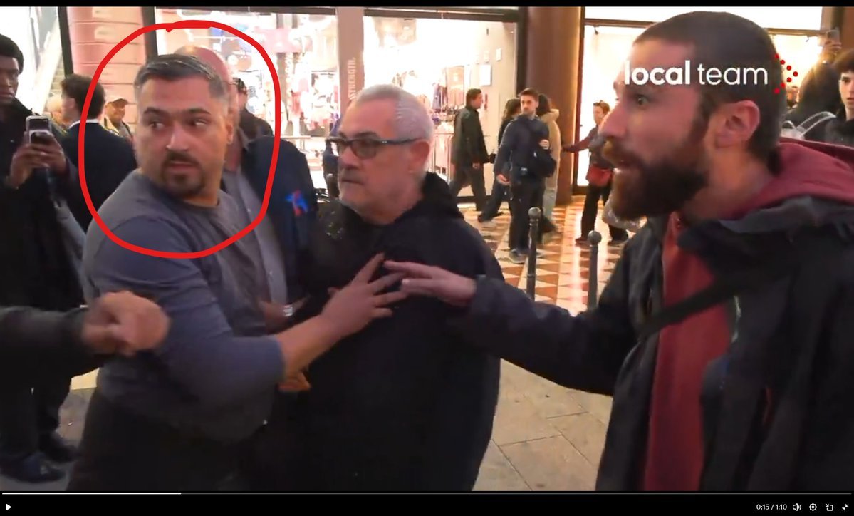 casacasala's tweet photo. #Milano #Meloni #Salvini

Ministro @Piantedosim.
E' stato identificato questo psicolabile che ha dato uno schiaffo a un ragazzo mentre stava solo parlando ?
E' della Polizia ?
E' della DIGOS ?
Lo identifica lei o ci pensamo noi a pubblicarlo ? https://t.co/pZiuf4GCVt