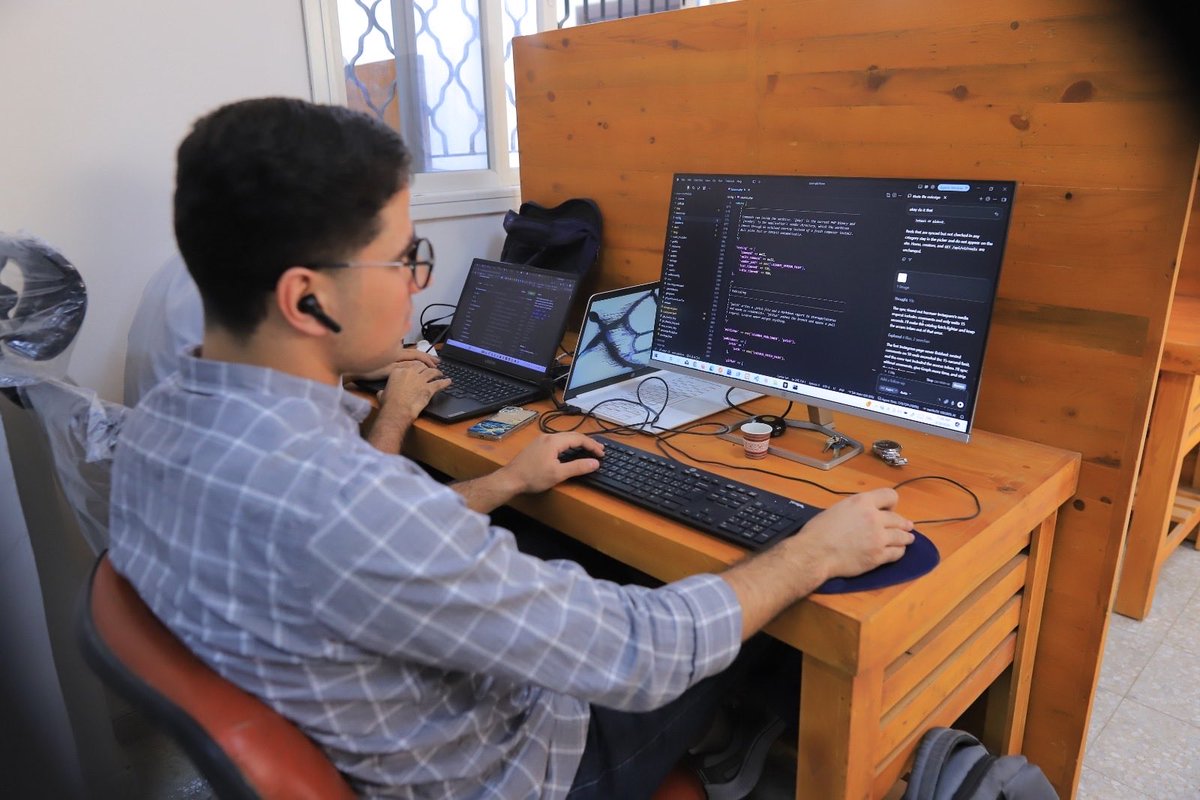 UNDPPalestinian's tweet photo. Economic recovery in #Gaza means helping businesses restart, retain jobs, and rebuild local resilience.

With support from Norway 🇳🇴, @UNDP is supporting 40 war-damaged enterprises through 2 shared workspaces—benefiting ~300 workers across key service sectors to sustain livelihoods and local enterprise.