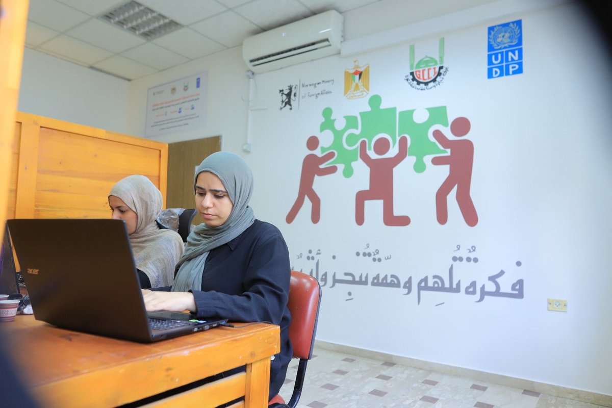 UNDPPalestinian's tweet photo. Economic recovery in #Gaza means helping businesses restart, retain jobs, and rebuild local resilience.

With support from Norway 🇳🇴, @UNDP is supporting 40 war-damaged enterprises through 2 shared workspaces—benefiting ~300 workers across key service sectors to sustain livelihoods and local enterprise.