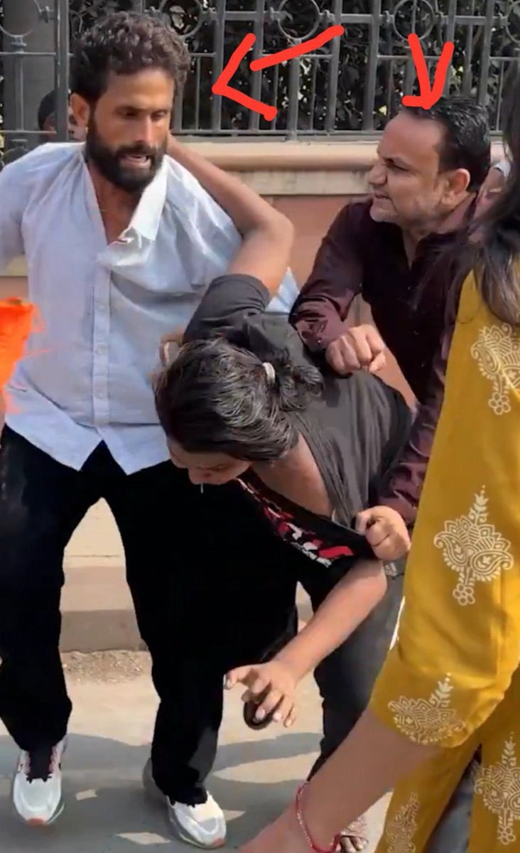Dharmendra_John's tweet photo. @JaipurDialogues Can you please spot the real enemy??

I think..

Political party with highest criminal and rapist members..

Party who sends goons to beat students, woman..

Party who surrender it self to someone who possesses dark secrets..

Party who treat themselves higher than our soldiers.. https://t.co/QUC5EgAtIU