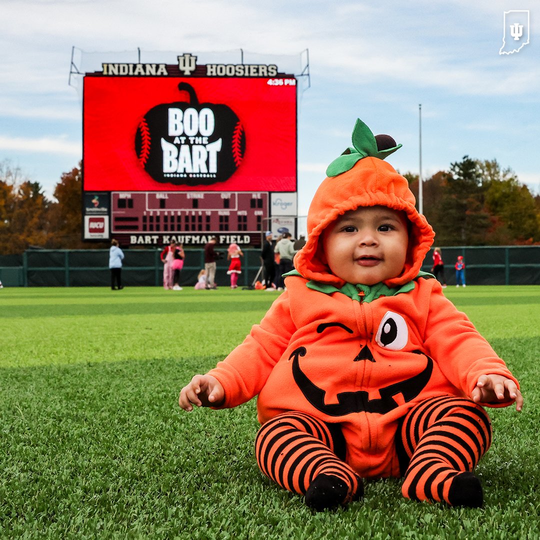 IndianaBase's tweet photo. Another fun weekend at Bart Kaufman Field! 🏡

» Friday - Hoosier Fall World Series (5 p.m.)
» Saturday - Hoosier Fall World Series (1 p.m.)
» Sunday - Boo at the Bart (4 p.m.) https://t.co/8ThUJ9LtvM