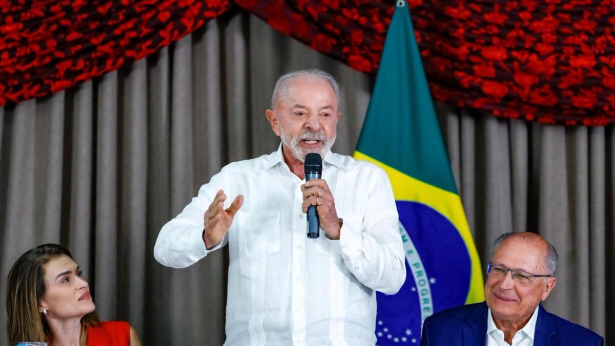 exame's tweet photo. Lula protocola junto a TSE autorização para quebra de seu sigilo caso Flávio faça o mesmo https://t.co/iZ4ywM8qHs https://t.co/3itWCm06Mw