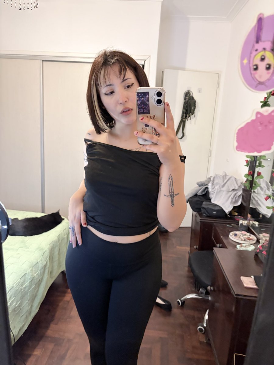 RubyFoxxy26's tweet photo. Is my mirror clean? #mirror #wataa #Wataaa #fyp #ContentCreator https://t.co/3ryBRjlD4U