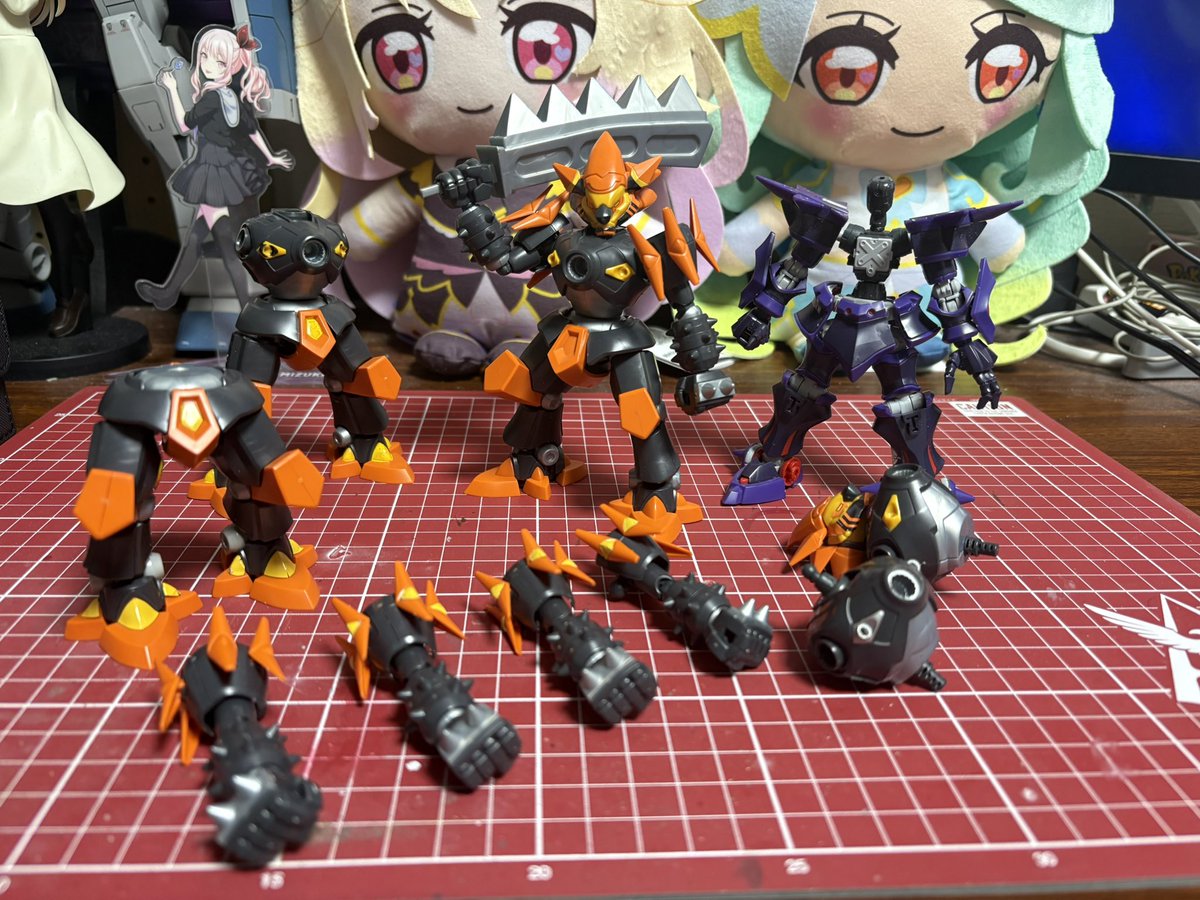 abusobu_models's tweet photo. ハカイオーで遊んでたら胴体の違いに気付いて仰天
 #ダンボール戦機  #LBX https://t.co/xBwjWD2Vwe