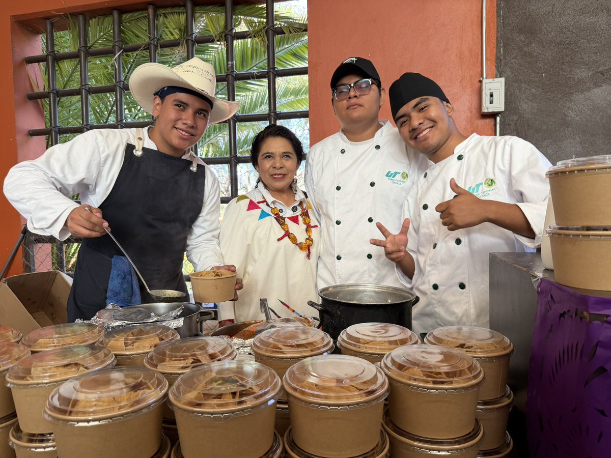 utvco's tweet photo. ¡Celebramos el Día del Chef en la UTVCO!👨‍🍳👩‍🍳✨🦅

El Festival Gastronómico UTVCO ha iniciado con toda la energía. En comunidad, la Escuela de Gastronomía, con nuestra rectora, @EditSantibanez, dieron inicio a los festejos por el Día del Chef 2026.

#OrgulloUTVCO https://t.co/lgOqvGkD2Z