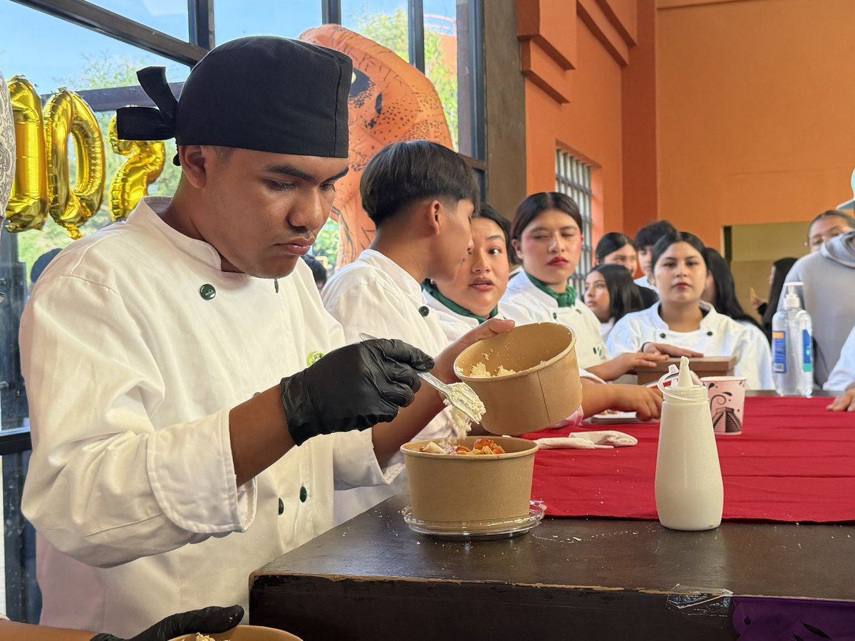 utvco's tweet photo. ¡Celebramos el Día del Chef en la UTVCO!👨‍🍳👩‍🍳✨🦅

El Festival Gastronómico UTVCO ha iniciado con toda la energía. En comunidad, la Escuela de Gastronomía, con nuestra rectora, @EditSantibanez, dieron inicio a los festejos por el Día del Chef 2026.

#OrgulloUTVCO https://t.co/lgOqvGkD2Z