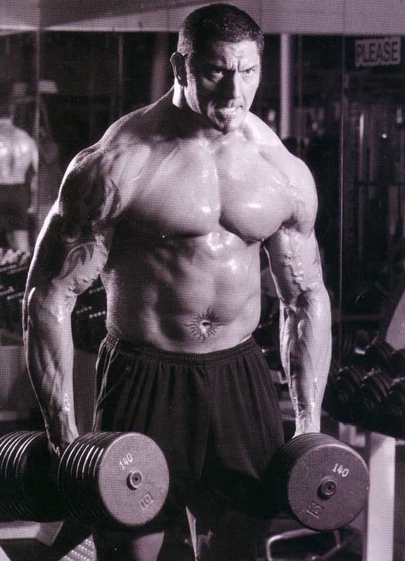 RuthlessAggresr's tweet photo. Batista working out to prepare for the 2005 Royal Rumble
WWE magazine - December 2004 https://t.co/hSCuUCq67N