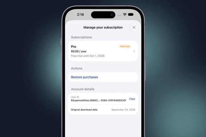 Subscription management screen shows Pro plan details, including price, free trial expiration, and account information on a smartphone.