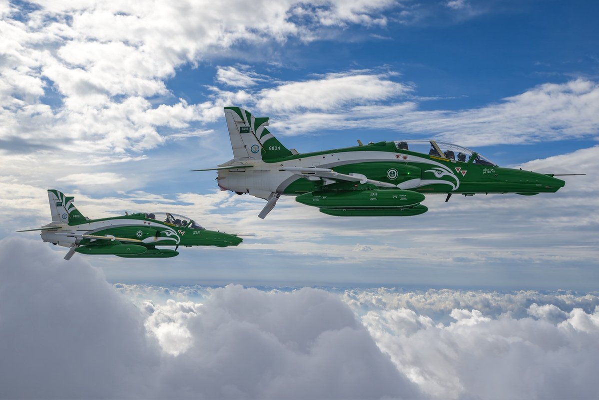 saudihawks's tweet photo. قد تحجب الغيوم الألوان لكنها لا تحجب الإتقان.🇸🇦

Clouds may hide the colors, but never the precision. https://t.co/PZ5rN2lFIY