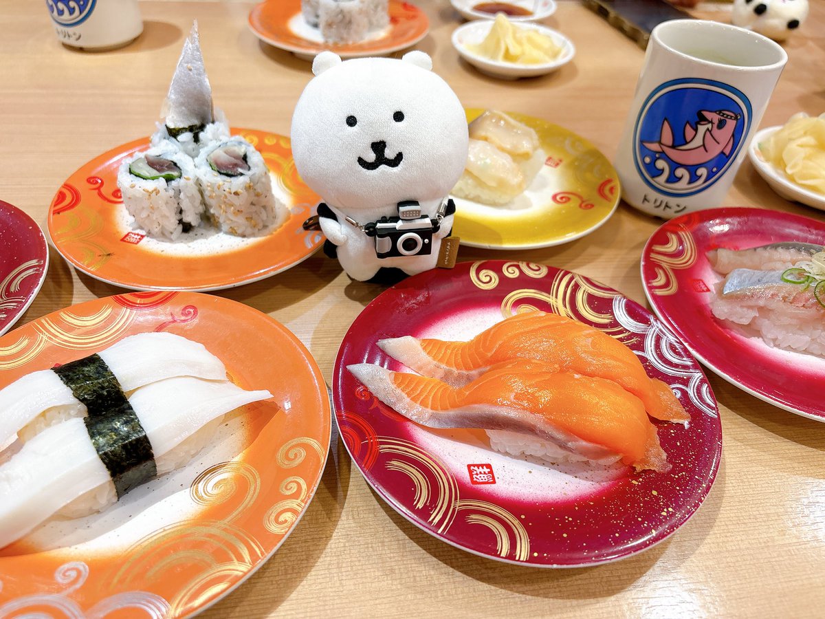 DieForDisco's tweet photo. 札幌2日目！昨日とセトリがと変わってて油断ならなかった！楽しかったー！！

2日連続で身体的にきつくて「どうにでもなれ！」とハチワレ逆張り精神のゾジーさんに「シュレディンガーの黄泉」「満月ゾジさん」とか異名ついてて今日も今日とて愛すべきナイトメア。
コクワガタの柩さんかっこよかった🥹 https://t.co/DBCfnZx67p