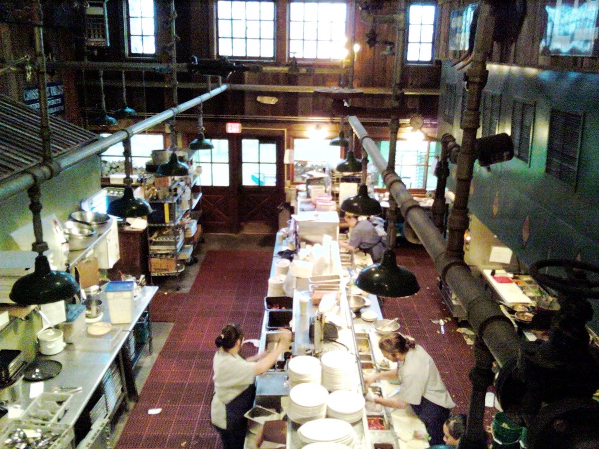 mikecoborn's tweet photo. Owners: a $1.99 deal doesn't fix prime cost. A discount buys one visit. A reason to come back buys the next 50.

Hype is rented. Regulars are owned.

Photos: Wikimedia Commons (CC0, CC BY-SA 3.0) https://t.co/f7uS228GvA