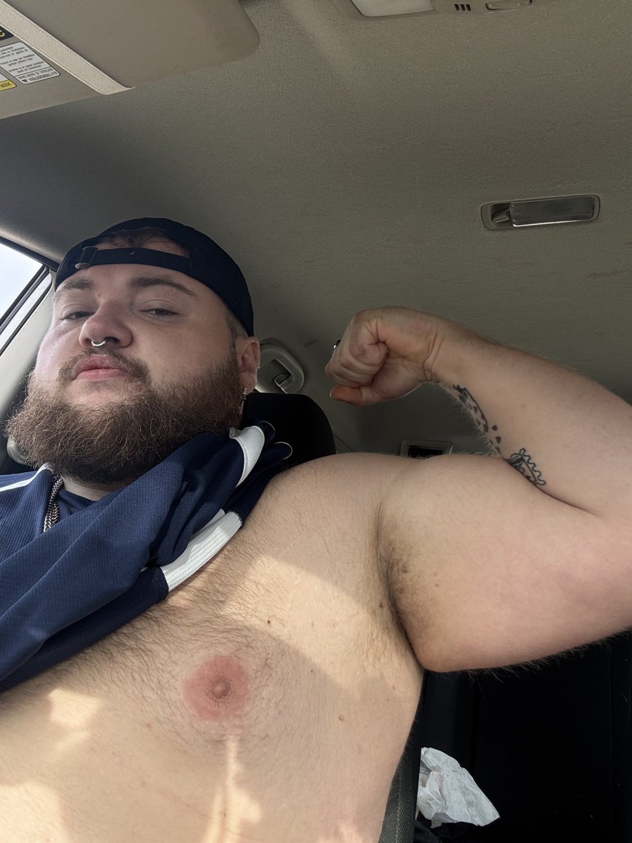 chuggzzy's tweet photo. quick lift before work https://t.co/xn0sSMN43V