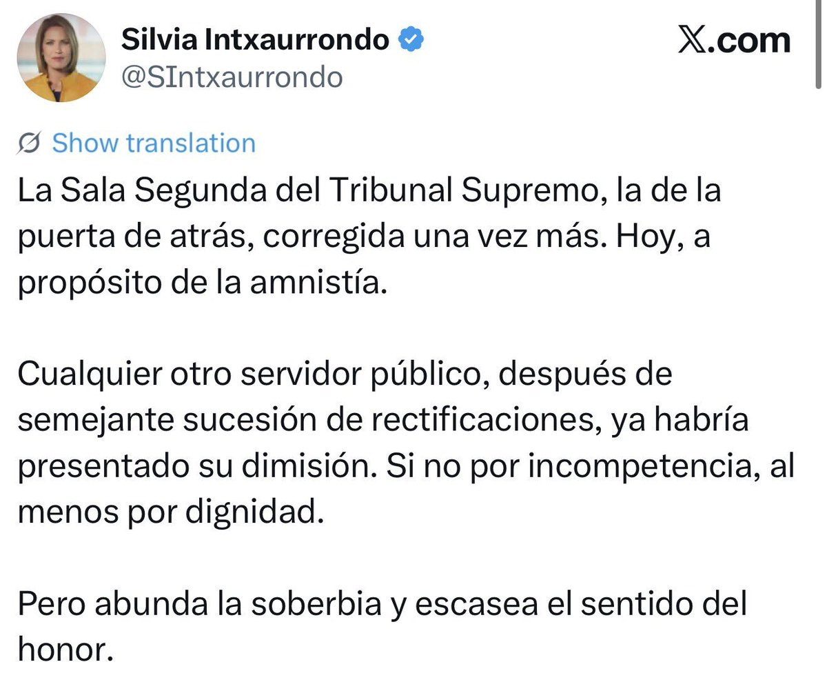 Proserpinasb's tweet photo. Además de una manipuladora y una mentirosa, es una tremenda analfabeta que cree que un juez tiene que dimitir cuando una instancia superior revoca una de sus resoluciones.
Ponte tu a explicarle ahora a la tonta esta que el TC no es poder judicia, sino un Tribunal político que ha invadido competencias del Supremo.