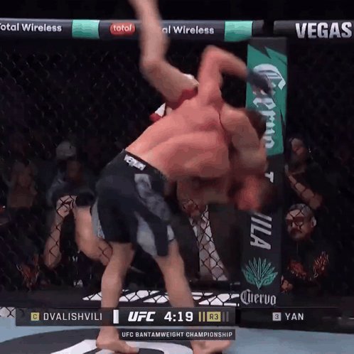 R1co_MMAexpert's tweet photo. @mydestinyisdoom @matthewjordo @DovySimuMMA Slam him on his head like this? https://t.co/wgec1xhQTG
