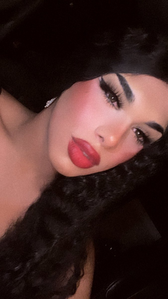 frutyjadeee2's tweet photo. Face💳 💨
#trans #ts #prettyface #latinaa https://t.co/9lH151w32c