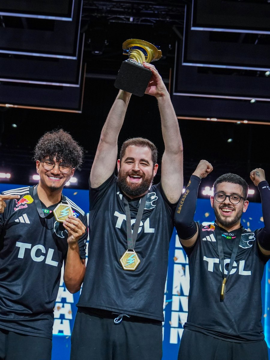 FURIA's tweet photo. FalleN feliz, eu feliz

#FURIACS https://t.co/GhWbKyIi1B